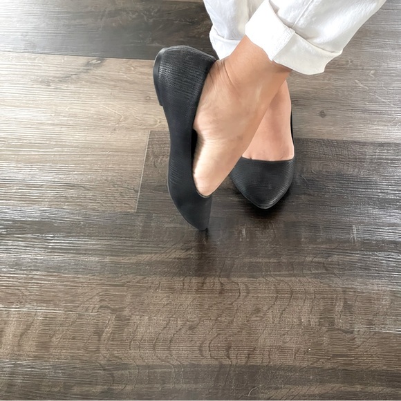 Christian Siriano for Payless Black Textured Flats Size 8 1/2 - Picture 4 of 10